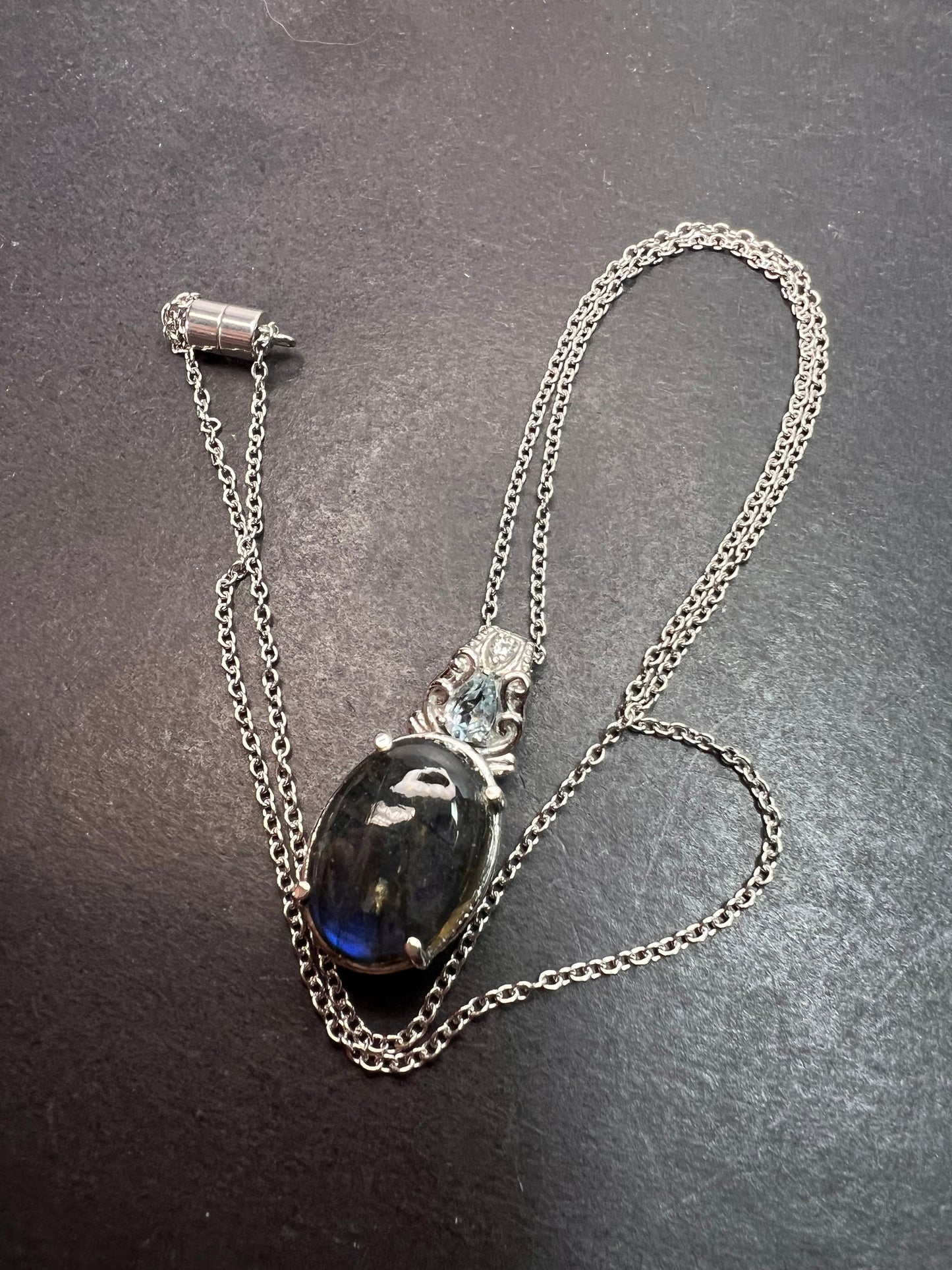 Malagasy labradorite and sky blue topaz pendant and chain necklace in stainless steel *NEW*