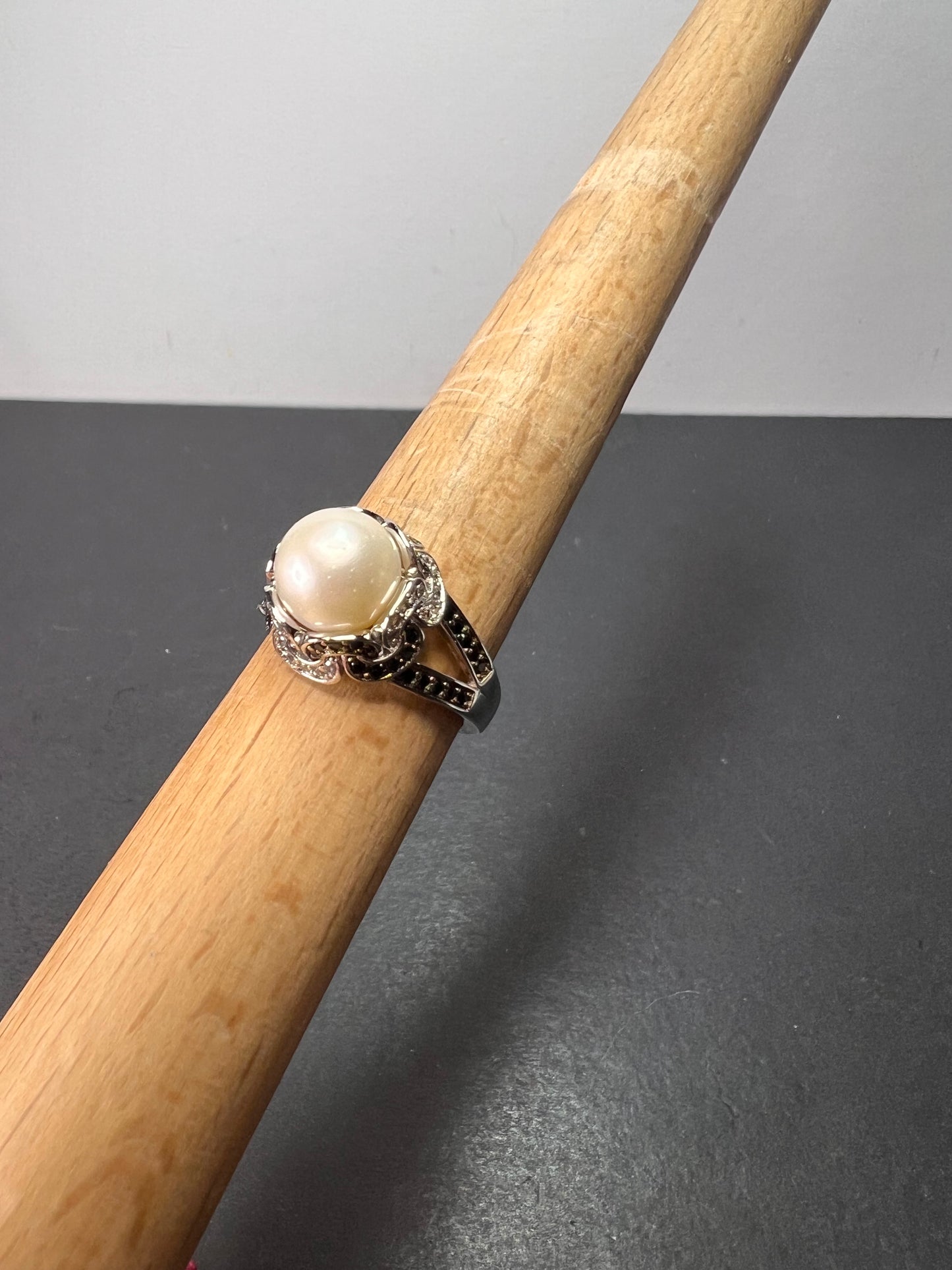 White cultured pearl and multi gem sterling silver ring size 9 *NEW*