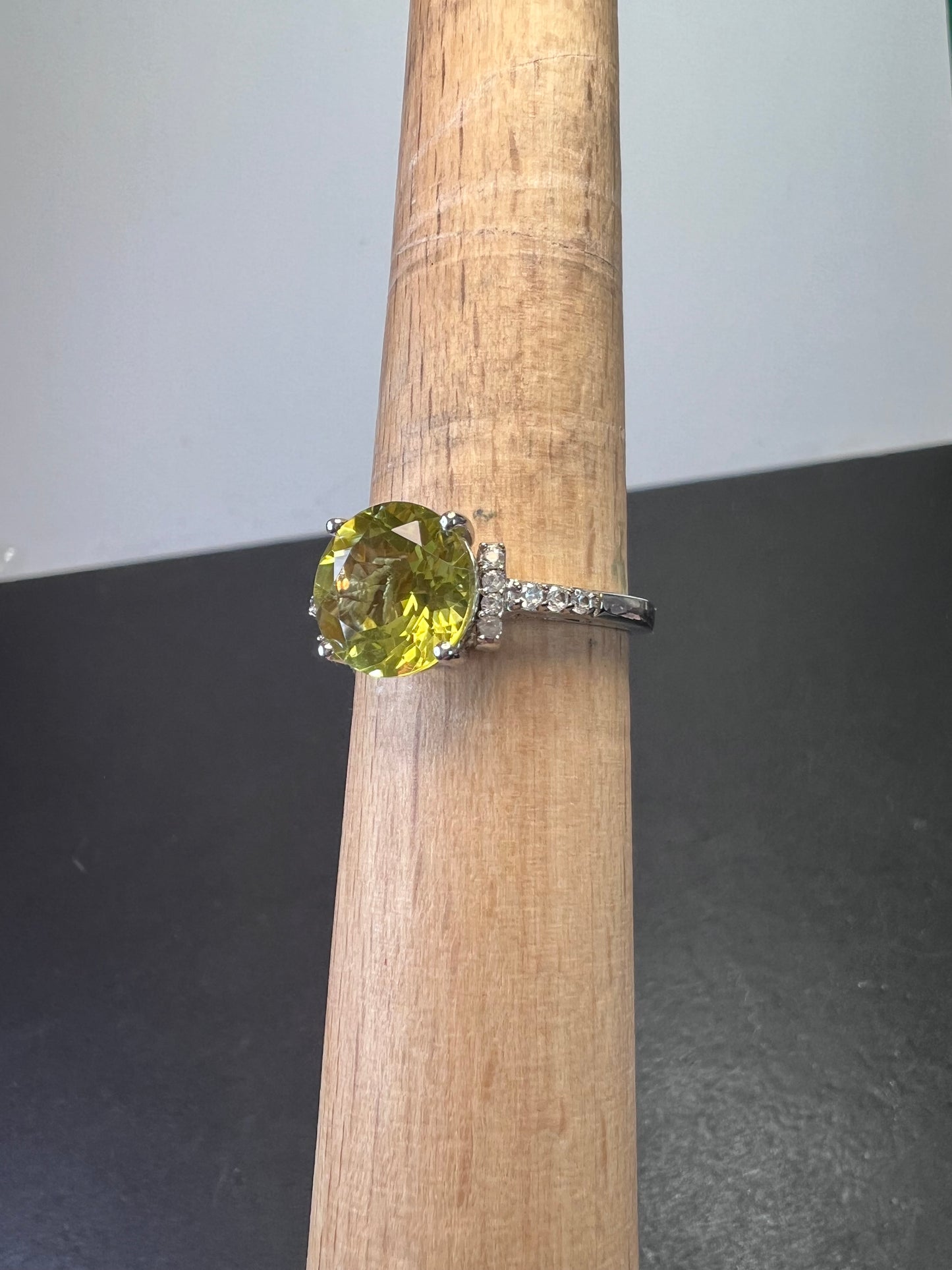 Ouro verde / lemon Quartz and white zircon sterling ring size 9