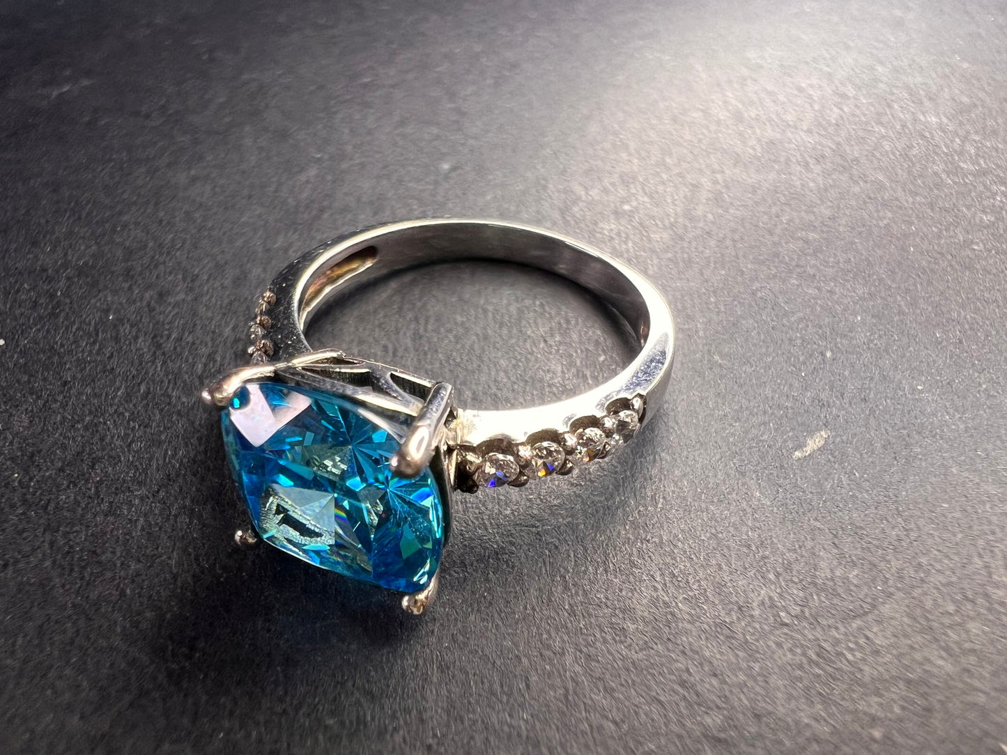 Aqua blue CZ sterling silver ring size 8