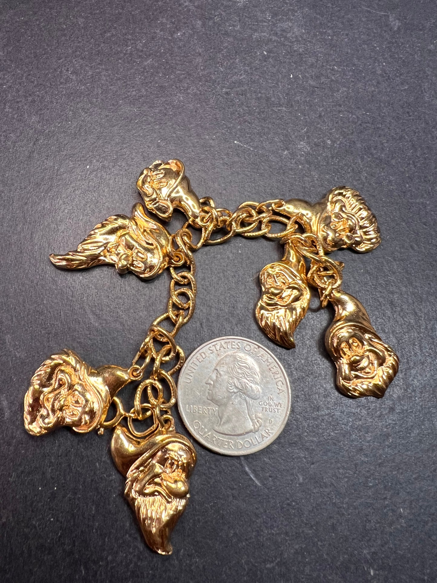 Vintage Disney Seven Dwarfs Gold Tone Charm Bracelet 6.5”
