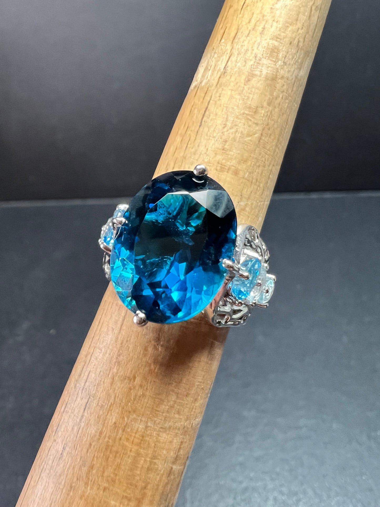 Sterling Silver London Blue Topaz Ring Size 6.5