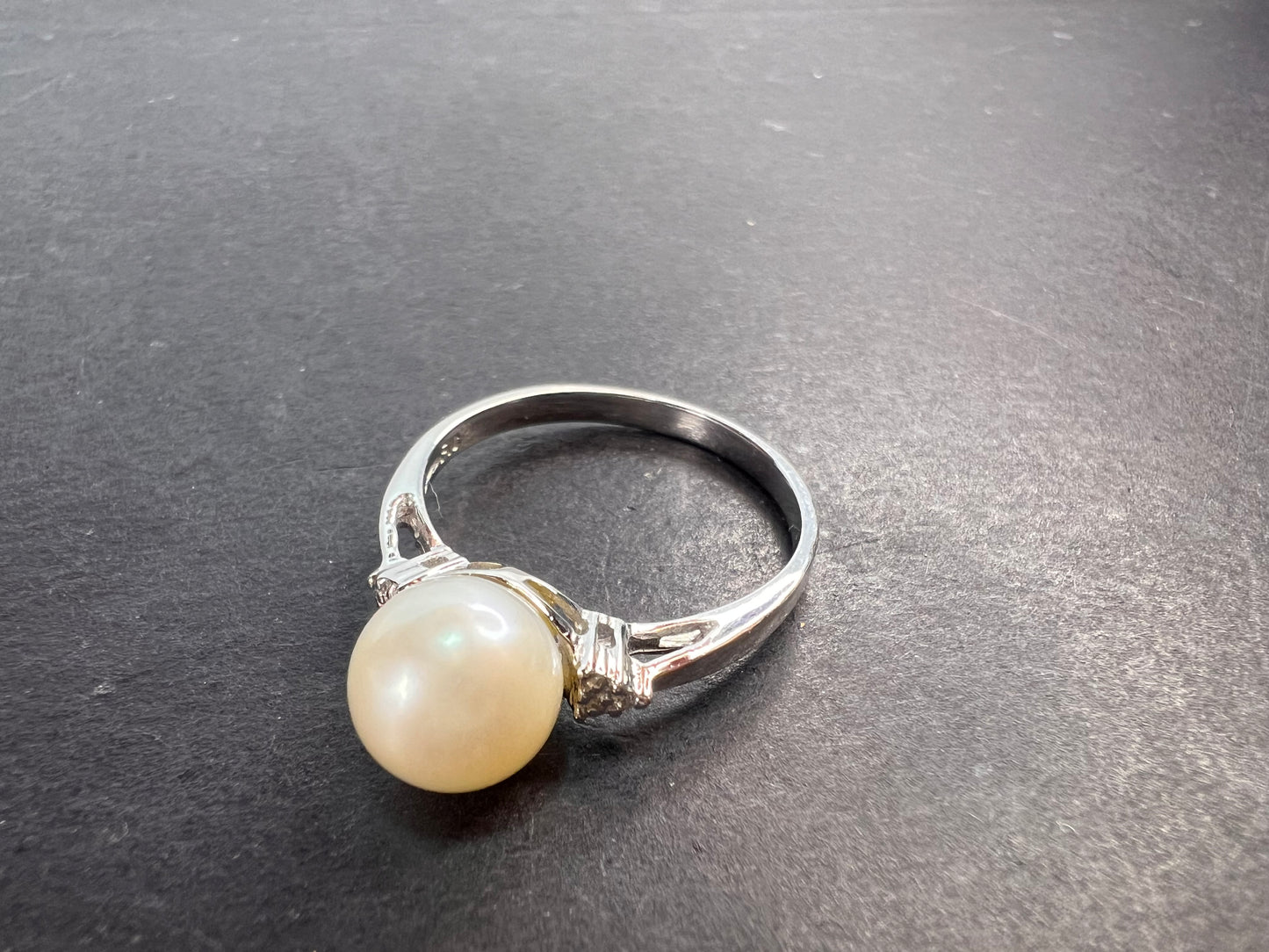 White cultured pearl and diamond sterling silver ring size 8