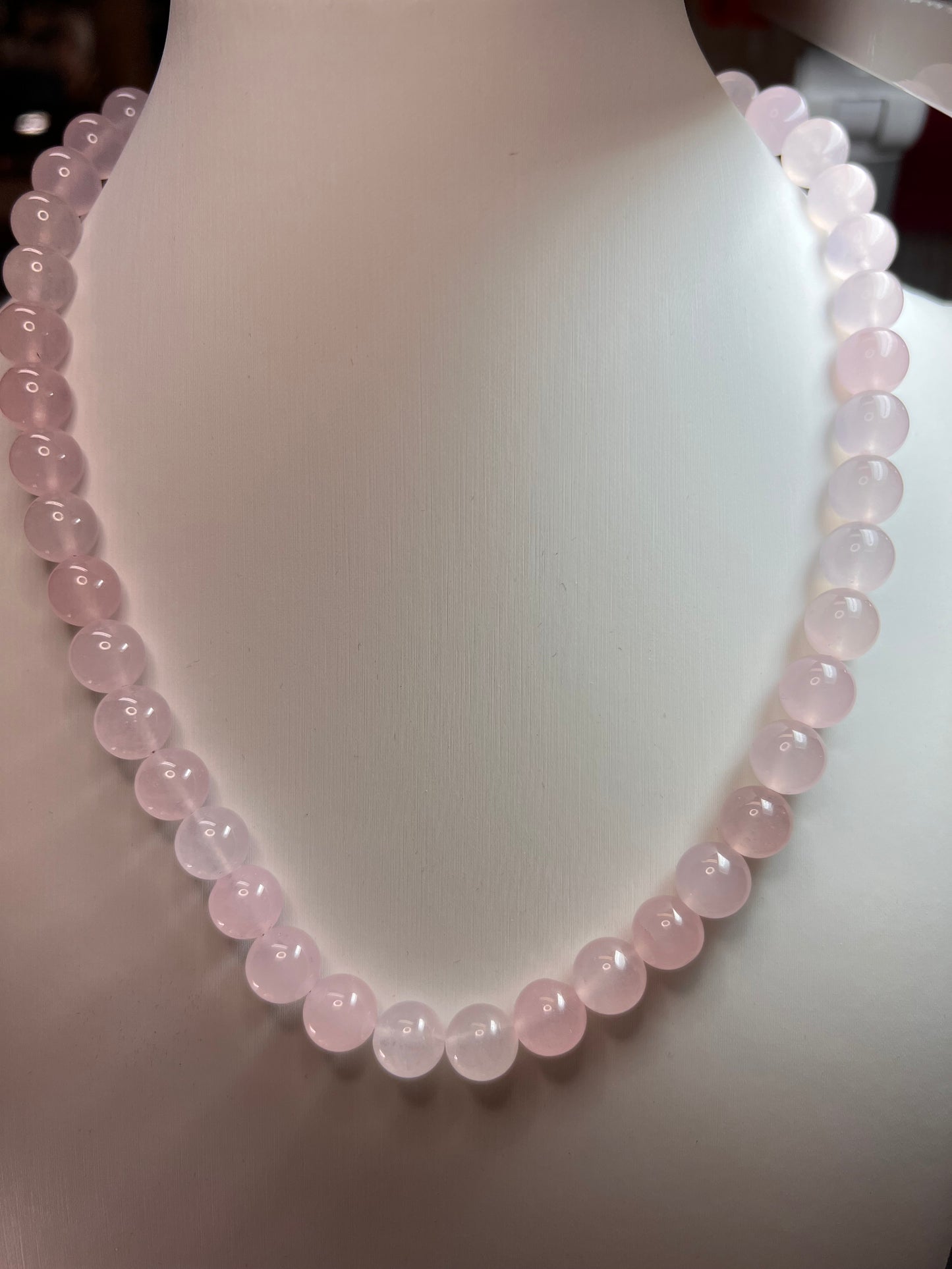 Rose quartz beaded 18 inch necklace with sterling silver clasp *NEW*