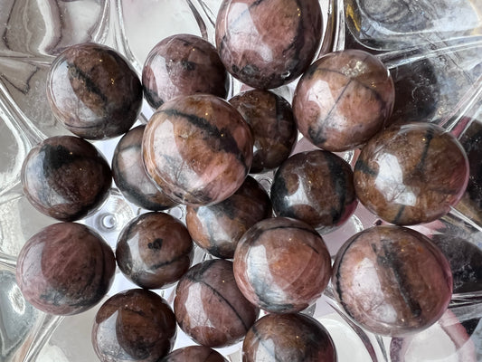 Chiastolite small spheres