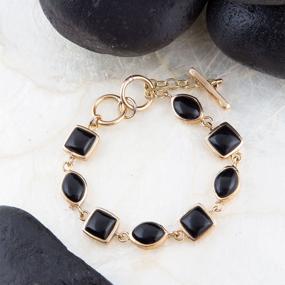 Black Onyx Hammered Link Golden Bracelet