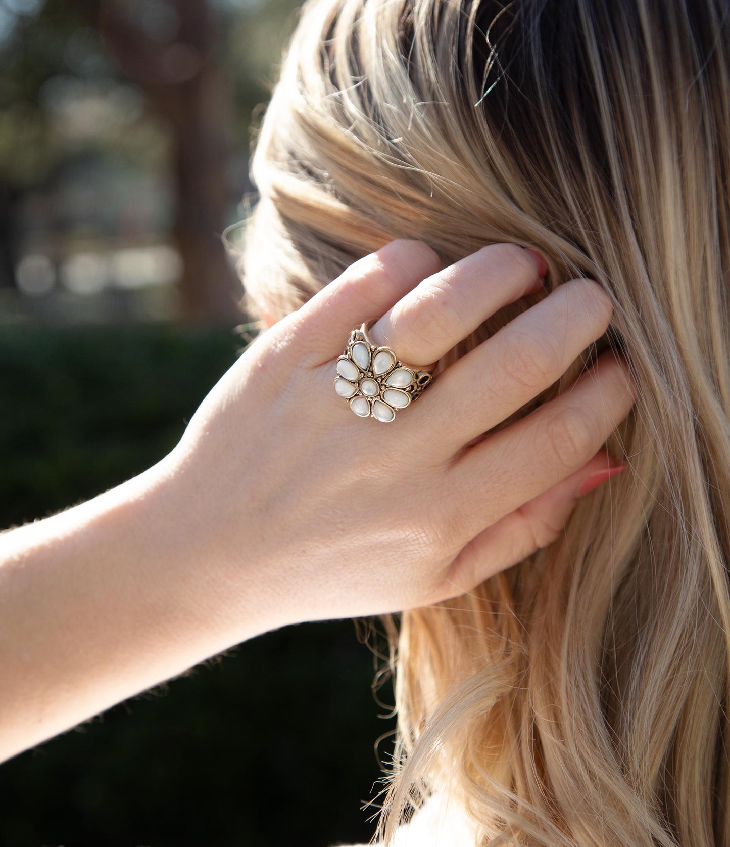 Barse White Hibiscus Mother of Pearl and Golden Ring