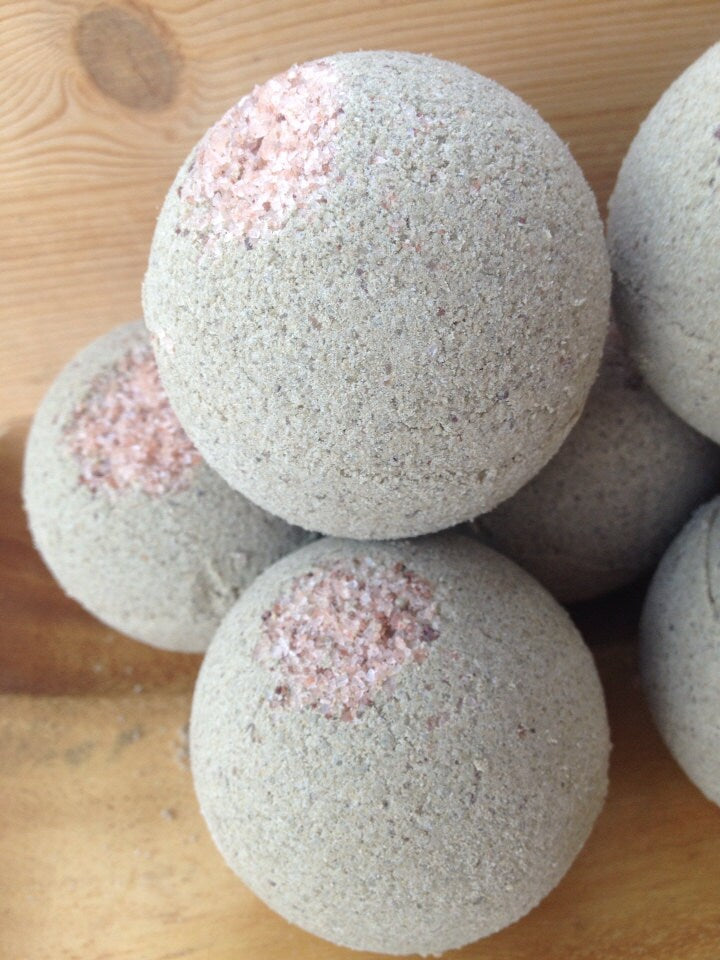 Diwali Detox Bath Bomb. Eucalyptus. Sage. Organic Kelp. Lime. Essential Oils. Epsom Salt. Made in Utah